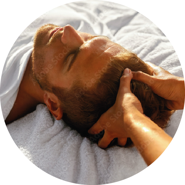 Les Mains Sages d'Aurel Photo d'un homme recevant un massage de la tête